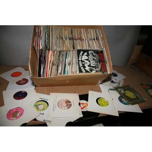 974 - A TRAY CONTAINING APPROX THREE HUNDRED 7in SINGLES artists include Deep Purple, Blue Mink, Genesis, ... 