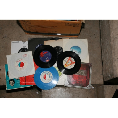 983 - A TRAY CONTAINING APPROX TWO HUNDRED 7in SINGLES including promo copies for Strawbs and Ian Hunter, ... 