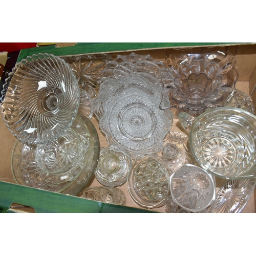 397 - SIX BOXES OF TEAWARES AND GLASSWARE, to include a Sadler Red and White Roses 3634 with horizontal ri... 