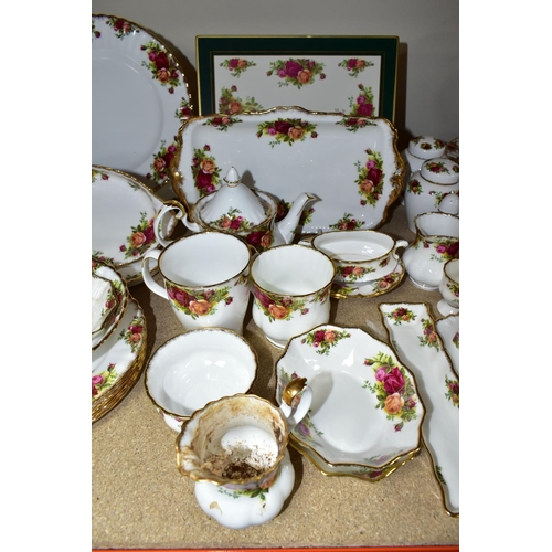 419 - A QUANTITY OF ROYAL ALBERT 'OLD COUNTRY ROSES' PATTERN TEAWARES, comprising five cups, five saucers,... 