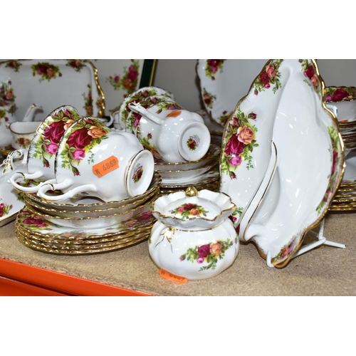 419 - A QUANTITY OF ROYAL ALBERT 'OLD COUNTRY ROSES' PATTERN TEAWARES, comprising five cups, five saucers,... 