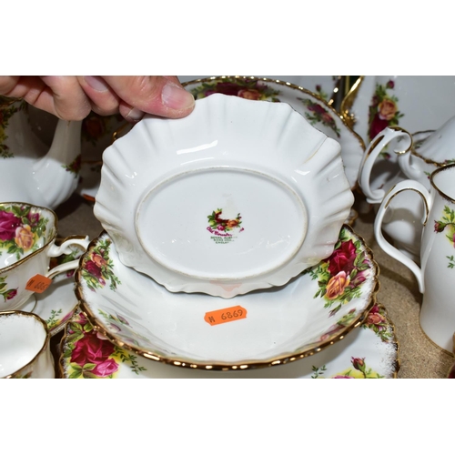 419 - A QUANTITY OF ROYAL ALBERT 'OLD COUNTRY ROSES' PATTERN TEAWARES, comprising five cups, five saucers,... 