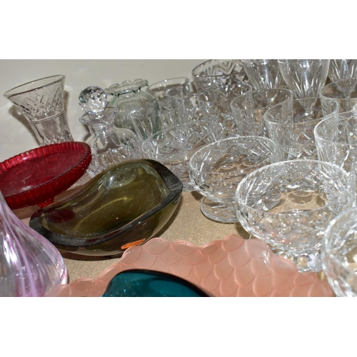 430 - A QUANTITY OF CUT CRYSTAL AND COLOURED GLASSWARE, comprising four boxed avocado dishes designed by F... 