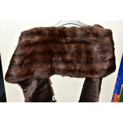 438 - A LADIES BROWN FUR STOLE made by Charles Henry Furriers -Bradford (1)