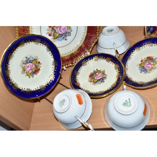 461 - AN AYNSLEY CABINET PLATE, TEA CUPS AND SAUCERS BY J. A. BAILEY, with wavy rims, the cups having a wh... 