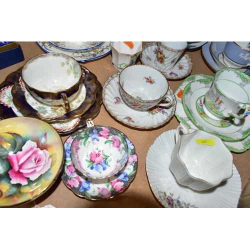 472 - A GROUP OF CERAMIC TEA WARES ETC, to include Paragon cups and saucers of various designs and pattern... 