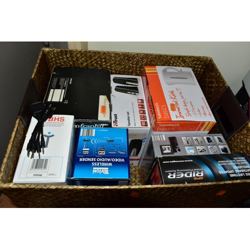 474 - THREE BOXES AND LOOSE ELECTRICAL PRODUCTS AND PHOTOGRAPHIC EQUIPMENT ETC, to include boxed Trust com... 