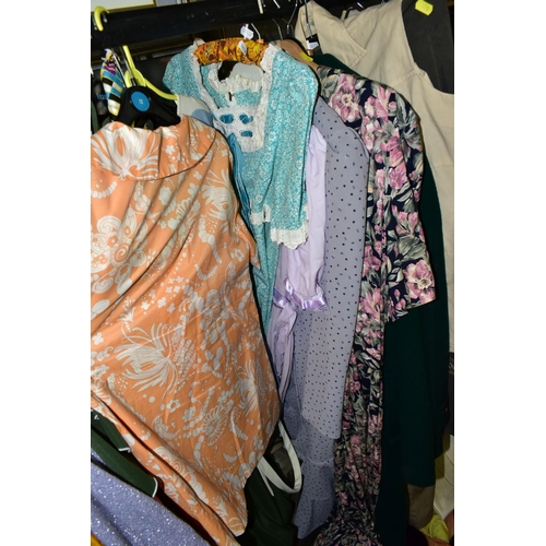 570 - A COLLECTION OF VINTAGE LADIES CLOTHING INCORPORATING STYLES FROM THE 1960'S AND 1970'S, comprising ... 