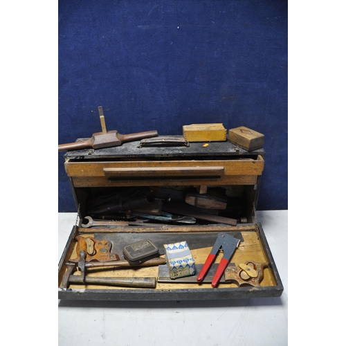 1062 - A BESPOKE WOODEN TOOLCHEST to include vintage tools, saws, drillbits, hammers, Marples chisels, plan... 