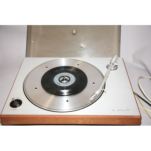 898 - A BANG AND OLUFSEN BEOFRAM 1202 TURNTABLE ( PAT pass and working) Condition is very good no cracks o... 