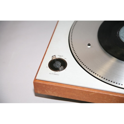 898 - A BANG AND OLUFSEN BEOFRAM 1202 TURNTABLE ( PAT pass and working) Condition is very good no cracks o... 