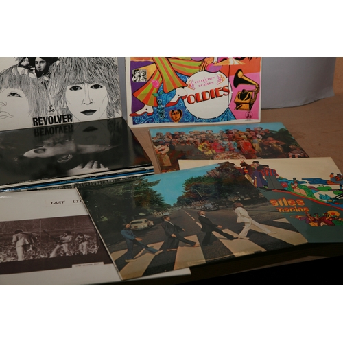 953 - SIXTEEN LPs BY THE BEATLES AND CONTRIBUTING ARTISTS comprising of The Beatles ( no 370337) 1st press... 