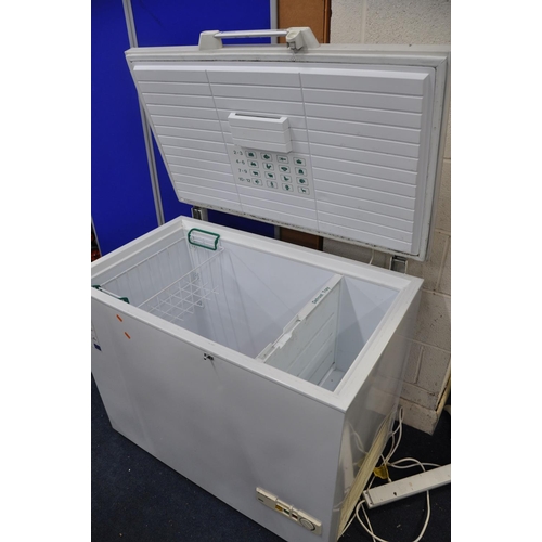 1058 - A SCANDINOVA CF105C CHEST FREEZER measuring width 103cm x depth 66cm x height 84cm (PAT pass and wor... 