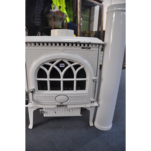 1095 - A JOTUL No3 CAST IRON WOODBURNING STOVE measuring width 59cm x depth 38cm x height 72cm with flue me... 