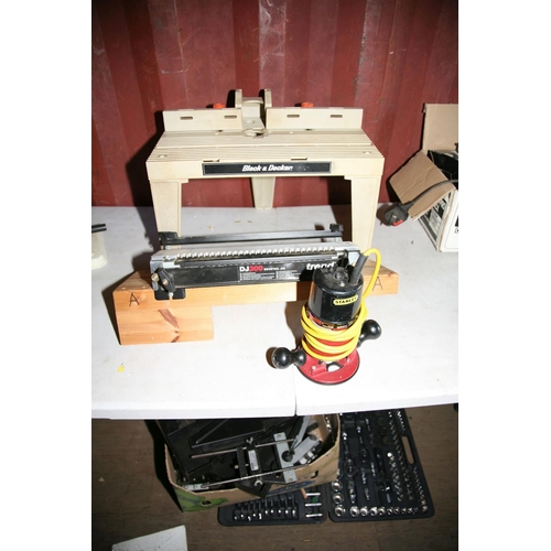 1120 - A STANLEY TOPLINE 1056 1/4in ROUTER Mk2 (untested), a Trend Dovetail Jig and a Black and Decker Rout... 