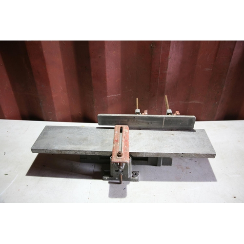 1129 - A CAST ALUMINIUM UNBRANDED BENCH JOINTING ATTACHMENT, belt driven, 26in long bed, 6in width cut, wid... 