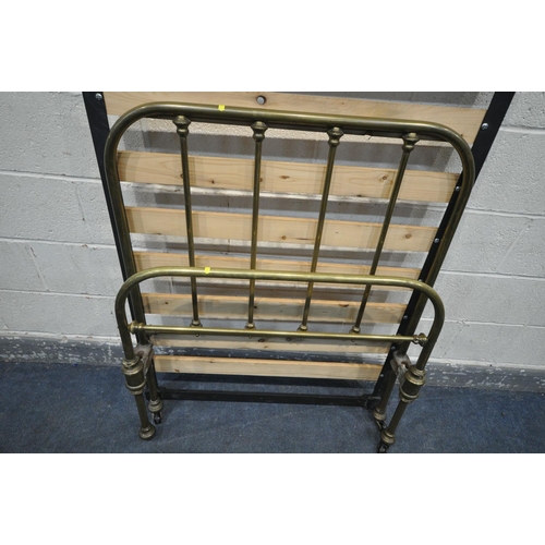 1253 - A VICTORIAN STYLE BRASS TUBULAR 3FT BEDSTEAD, with cast iron side rails, and wooden slats (condition... 