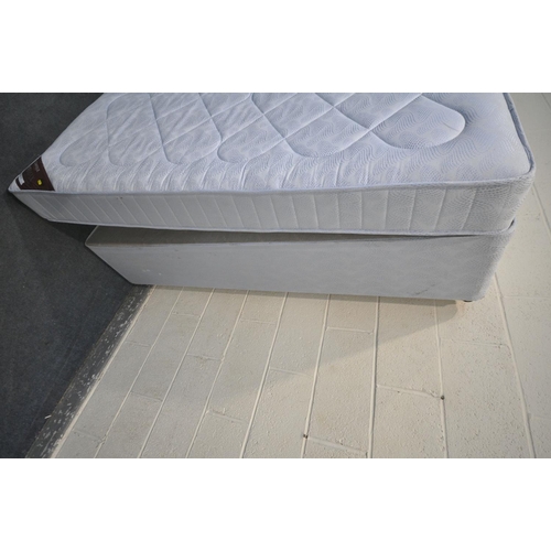 1267 - A CUMFILUX COMFIMAX SINGLE DIVAN BED AND MATTRESS