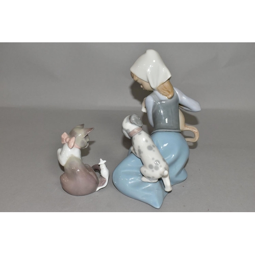 333 - TWO LLADRO FIGURINES, comprising Little Friskies, no 5032, introduced in 1979 and retired in 1997, s... 