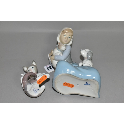 333 - TWO LLADRO FIGURINES, comprising Little Friskies, no 5032, introduced in 1979 and retired in 1997, s... 