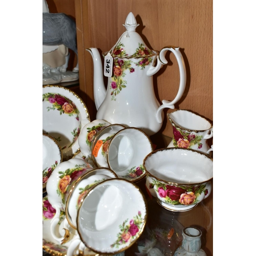 342 - A ROYAL ALBERT OLD COUNTRY ROSES PATTERN FIFTEEN PIECE COFFEE SERVICE AND AN ASHTRAY, the coffee set... 