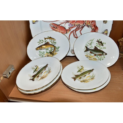 354 - TWELVE PIECES OF AYNSLEY BONE CHINA PRINTED WITH FISH AND SHELLFISH DESIGNS, comprising an oval plat... 