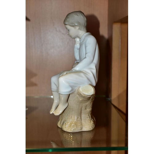 372 - A LLADRO FIGURE THE THINKER, no. 4876, sculpted by Jose Roig, issued 1974 - 1993,  printed and impre... 