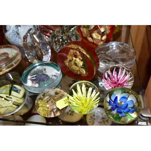 374 - A COLLECTION OF GLASS AND PERSPEX PAPERWEIGHTS, including a Wedgwood duck, s.d. to beak and scratche... 