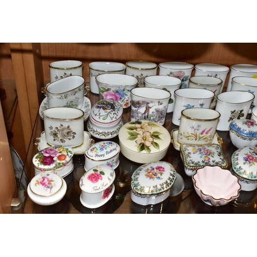 375 - A COLLECTION OF 20TH CENTURY BRITISH AND CONTINENTAL BONE CHINA AND PORCELAIN POSY VASES, PIN DISHES... 