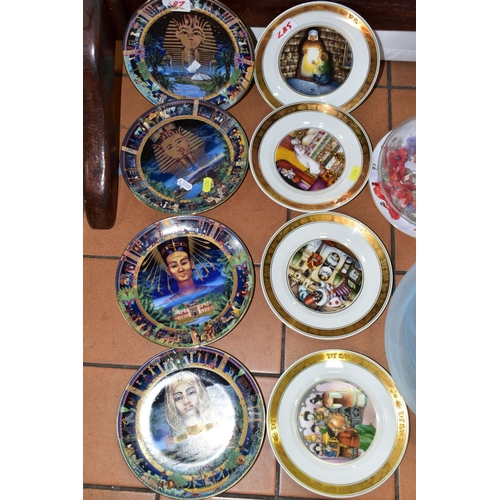 434 - NEW AND UNUSED DECORATIVE HOUSEHOLD SUNDRIES TOGETHER WITH COLLECTABLE PLATES,  comprising four Roya... 