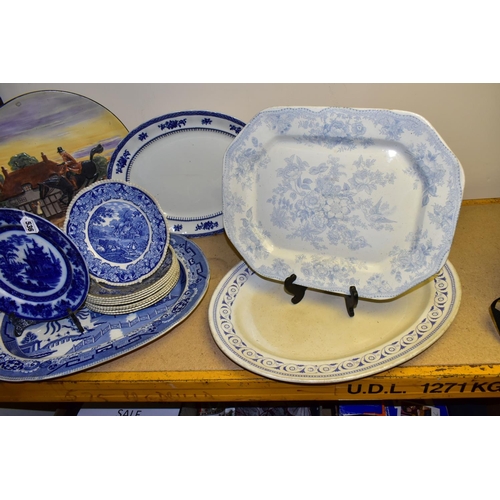 536 - A GROUP OF NINETEENTH AND TWENTIETH CENTURY PLATES, to include four large blue and white meat plates... 