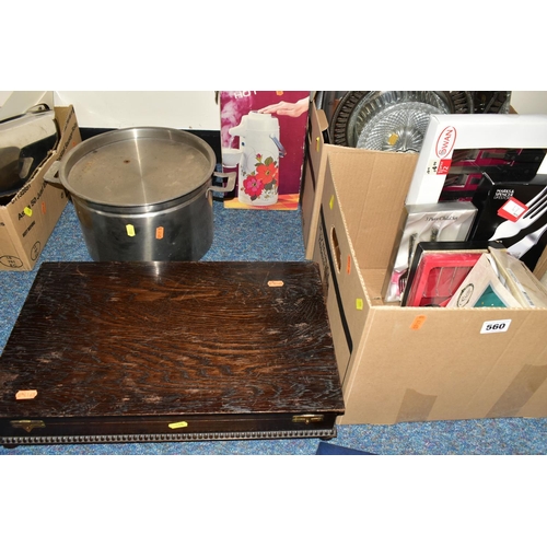 560 - TWO BOXES OF METALWARE AND A CANTEEN OF CUTLERY, to include a wooden canteen of Viners Ltd cutlery R... 