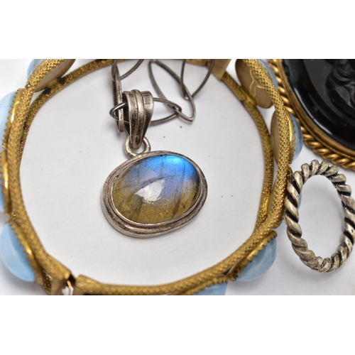 58 - FOUR PIECES OF JEWELLERY AND A COIN, to include a labradorite cabochon pendant, collet set into a po... 