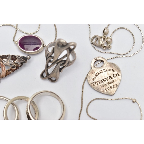 65 - A SMALL SELECTION OF JEWELLERY AND A THIMBLE, to include a silver sweetheart brooch, of a marquise f... 