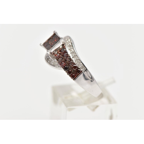 109 - A 9CT WHITE GOLD DIAMOND DRESS RING, the calibre cut brown diamond central cluster, with brilliant c... 