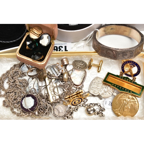 136 - A SELECTION OF YELLOW METAL, SILVER, WHITE METAL AND COSTUME JEWELLERY, to include a pair of cubic z... 