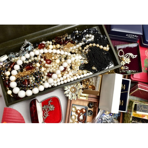 153 - A BOX OF ASSORTED COSTUME JEWELLERY AND ITEMS, to include a white metal paste set spray brooch unmar... 