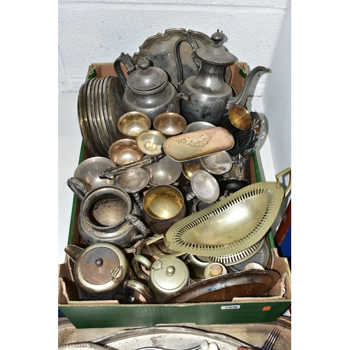 169 - A LARGE COLLECTION OF TABLEWARE, LARGE SERVING TRAYS AND CASED CANTEENS, to include a wooden case co... 