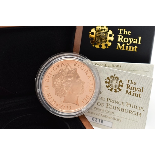 62 - A ROYAL MINT 2011 'HRH THE PRINCE PHILLIP, DUKE OF EDINBURGH' FIVE POUND GOLD PROOF COIN, 39.94 gram... 