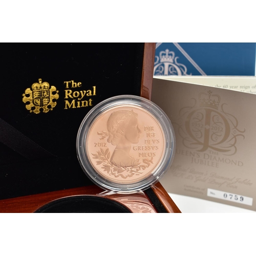 63 - A ROYAL MINT 'QUEENS DIAMOND JUBILEE' GOLD PROOF FIVE POUND COIN, 39.94 grams, 38.61mm, edge inscrip... 