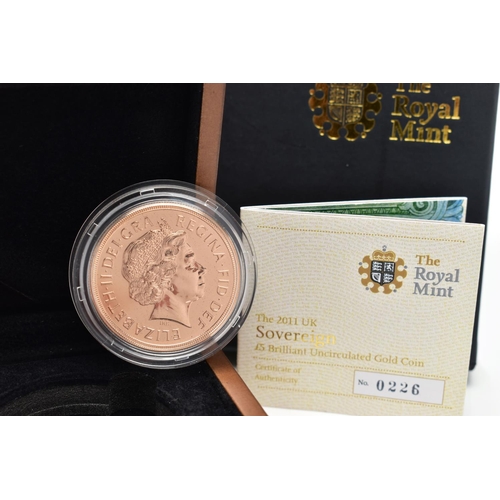 69 - A ROYAL MINT 2011 SOVEREIGN £5 BRILLIANT UNCIRCULATED GOLD COIN, 0.9167 AU, 39.94 grams, 36.02mm, is... 