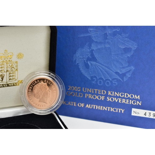 75 - A ROYAL MINT 2005 UNITED KINGDOM GOLD PROOF SOVEREIGN, TIMOTHY NOADS Design Reverse 22ct gold, 22.05... 