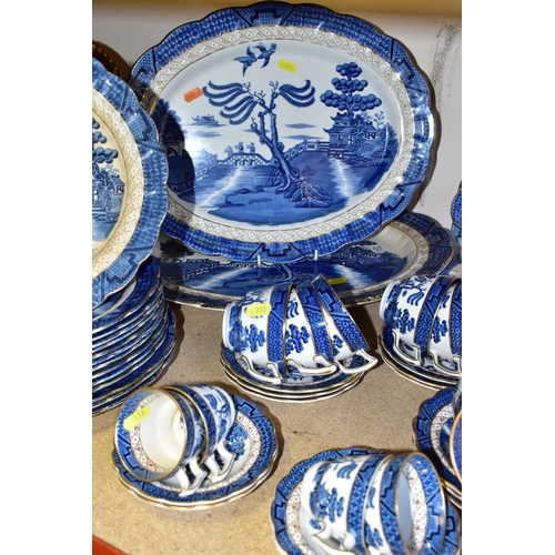 333 - A  QUANTITY OF BOOTHS 'REAL OLD WILLOW'  A 8025 PATTERN DINNERWARE AND TEAWARE, comprising a coffee ... 