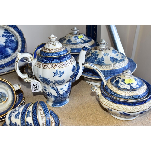 333 - A  QUANTITY OF BOOTHS 'REAL OLD WILLOW'  A 8025 PATTERN DINNERWARE AND TEAWARE, comprising a coffee ... 