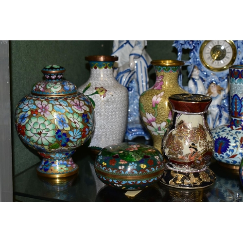 341 - A GROUP OF CLOISONNE AND CHAMPLEVE ENAMEL WARES AND CERAMICS, comprising a pair and two non-matching... 