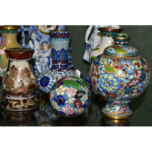 341 - A GROUP OF CLOISONNE AND CHAMPLEVE ENAMEL WARES AND CERAMICS, comprising a pair and two non-matching... 