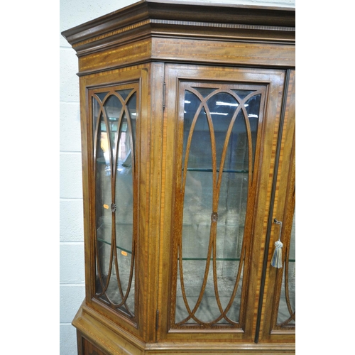 1195 - AN EARLY 20TH CENTURY SHERATON REVIVAL MAHOGANY AND BOXWOOD STRING DISPLAY CABINET, having an overha... 