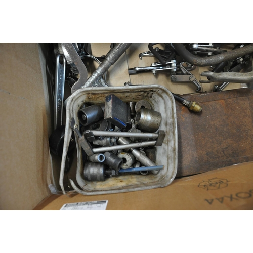 1058 - A TRAY CONTAINING AUTOMOTIVE TOOLS including three valve spring compressors, a Tool Star Imperial an... 