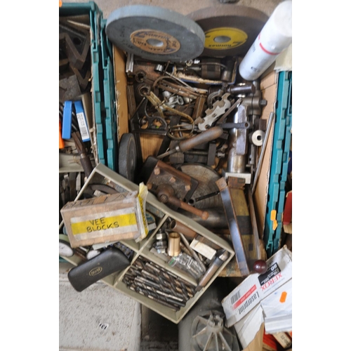 1059 - FIVE TRAYS CONTAINING LATHE TOOLS AND TEST EQUIPMENT including a Taylor 6in 3 jaw chuck, a 6in four ... 