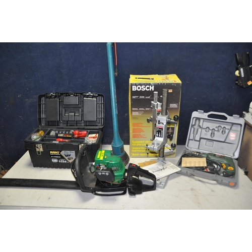 1071 - A BOSCH CSB470-RLE DRILL in original case with some drill bits (PAT pass and working) along with a B... 